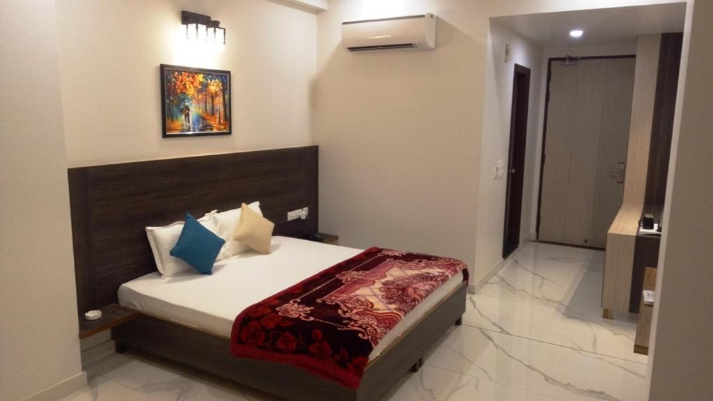 Alankrita Suites & Party Halls Meerut Luaran gambar